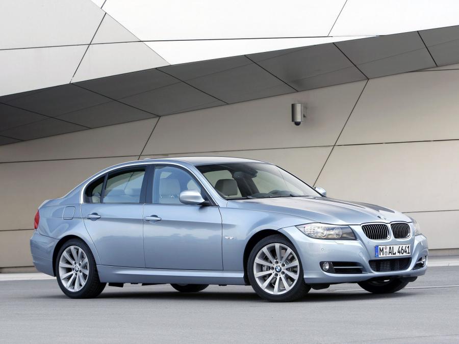  BMW 335i Sedan 2008 года  (фото 3 из 16)